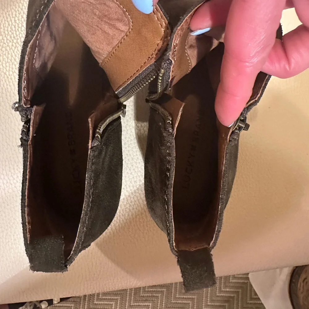 Lucky Brand NWOT Dark Green/ Gray Suede Leather Booties Double Zip Stacked Heel